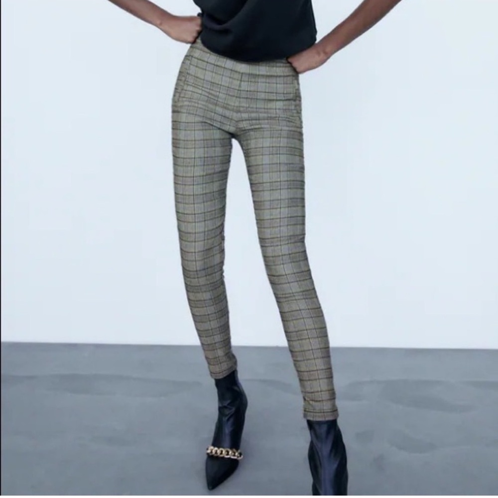 ZARA Plaid Skinny Pants
Size‎ Medium